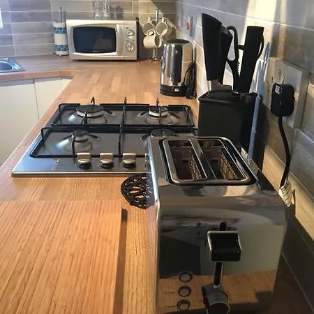 Rhodes Court * Leeds (West Yorkshire)