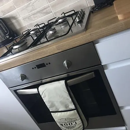 Rhodes Court Leeds (West Yorkshire)