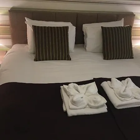 Apartment Rhodes Court *