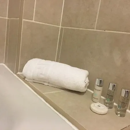 Rhodes Court * Leeds (West Yorkshire)
