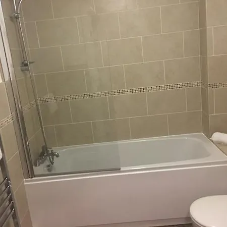 Apartment Rhodes Court